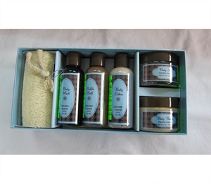 Picture of Luxurious green tea bubble bath gift set in paper box, hydrate your skin