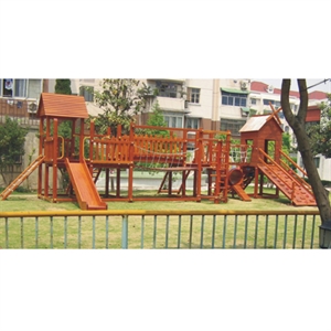 WOODEN PLAYGROUND の画像