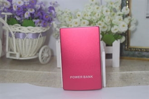 10000mA Red Portable Emergency Charger Dual Port For Mobile Phone の画像