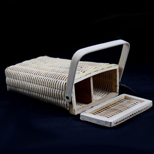 Picture of picnic basket